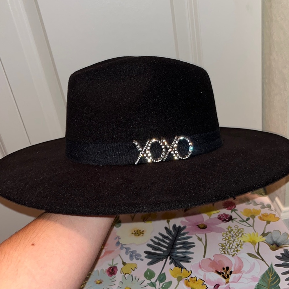 Black felt hat
